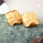 Preview: Clip Ohrring ca.27x29mm Kreuz goldfarben glänzend Kunststoff