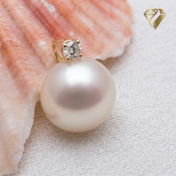 Preview: Anhänger Süßwasserzuchtperle 10mm mit Diamant 0,06ct 14Kt GOLD