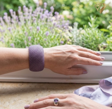 Preview: Armspange Rochenleder LAVENDEL 40mm