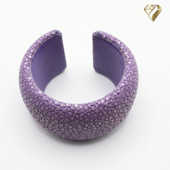 Preview: Armspange Rochenleder LAVENDEL 40mm