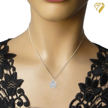 Anhänger Gravurplatte rund 12,3mm Geburt Füsse mit Zirkonia blau mattiert 925 Silber