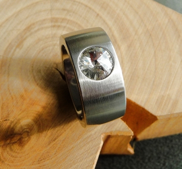 Ring aus Edelstahl 11 mm mit Kristall Stein nach Wahl