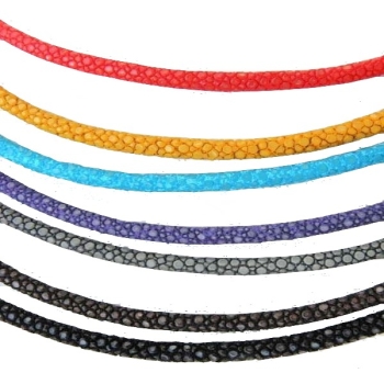Armband oder Collier aus Rochenleder 3mm mit Bajonett 30 Farben