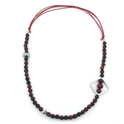 Kette 8mm Kunststoffperlen rot-schwarz silberfarbig Kordel rot 90cm