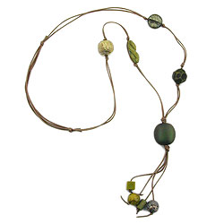 Kette 25mm Nugget Kunststoff khaki-oliv-schimmernd Kordel olivbraun 90cm