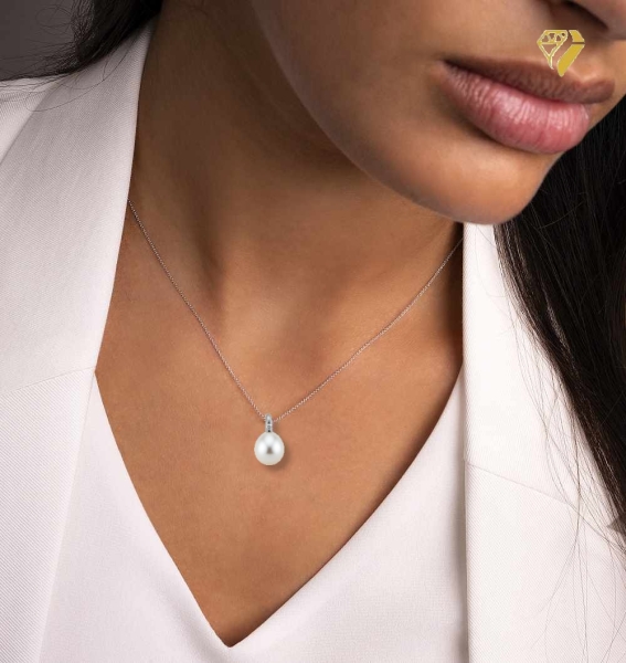 Anhänger Süßwasserperle oval 10,4x9,2mm mit Diamant 0,03ct 14Kt WEISSGOLD