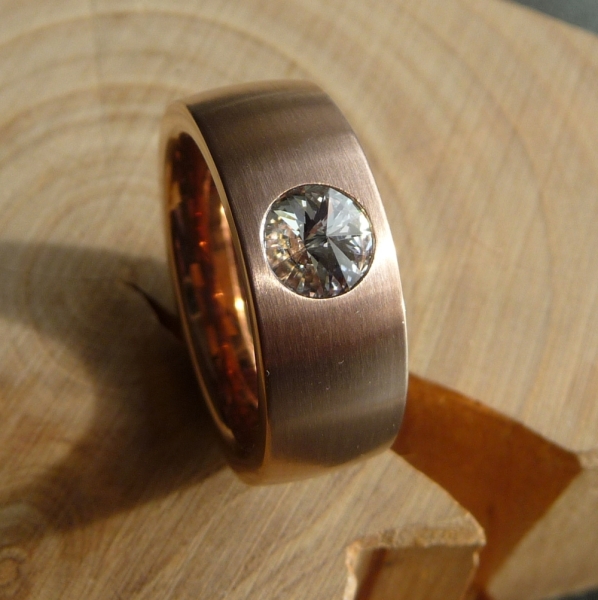 Ring aus Edelstahl rose 8 mm mit Kristall Stein nach Wahl